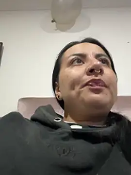 Webcam Model (Abril_Luv)  is live.Free join now!