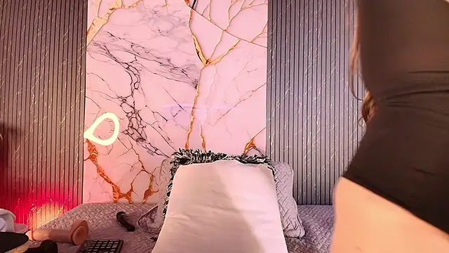 big_tits_in_your_face webcam