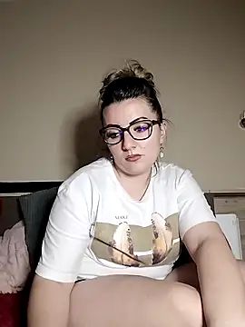 Sweetredvelvet webcam