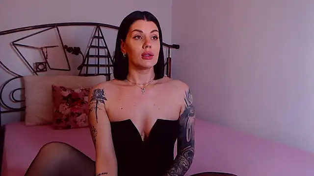 YvonneEverlee webcam