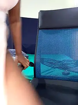 Webcam Model (Midnight_Blossom)  is live.Free join now!