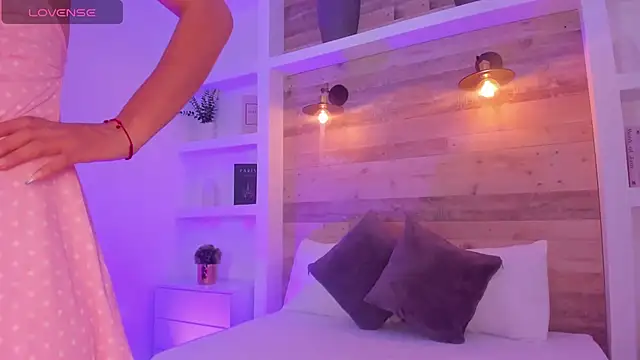 desireee_ - Desireee_'s free webcam - UK Sex Cams