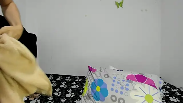 valentine_loves webcam