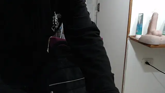 curly_greeneyed webcam