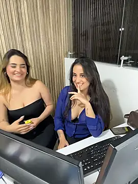 Antonella_Julieta webcam