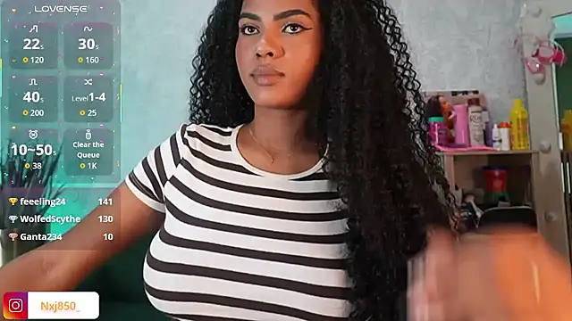 HOTBLACKANDWHITE2 webcam