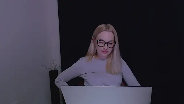 Lia_noo_regrets webcam