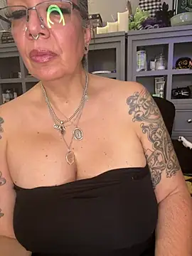 dieseldame1313 webcam