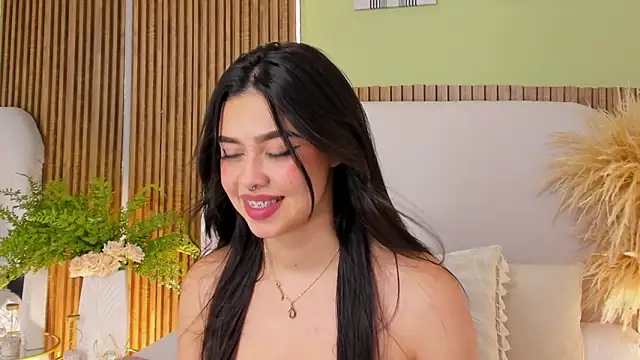 CristalMayson webcam