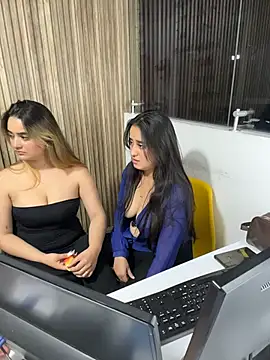 Antonella_Julieta webcam