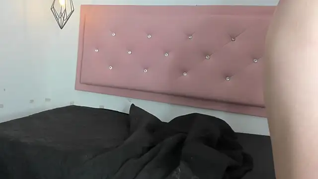 kiara__white1 webcam