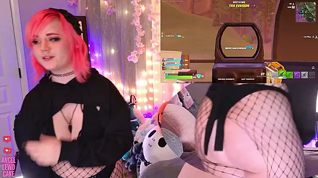 Angel-Lewd-Cake webcam