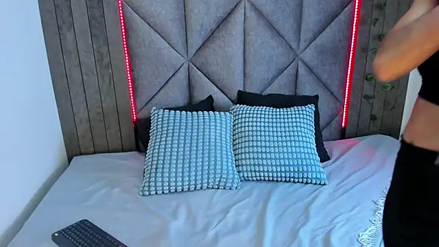 nickyevanss__ - NickyEvanss__'s free webcam - UK Sex Cams