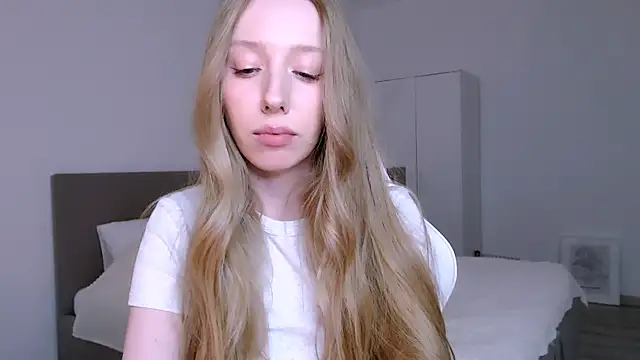 Luna_insniity webcam