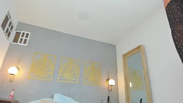 lindaa_natashaa_ webcam