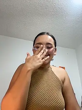 Kay_LustyWife webcam