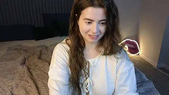 LovingWhisperr webcam