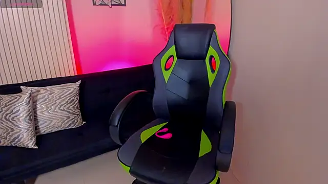 CharlotteCox_ webcam