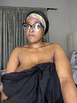 Bustygoddess32 webcam