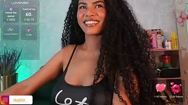 HOTBLACKANDWHITE2 webcam