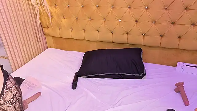 Bruja__Scarlata webcam