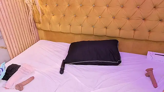 Bruja__Scarlata webcam