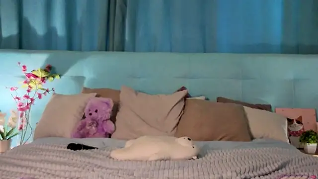 Aurora_Bennet webcam