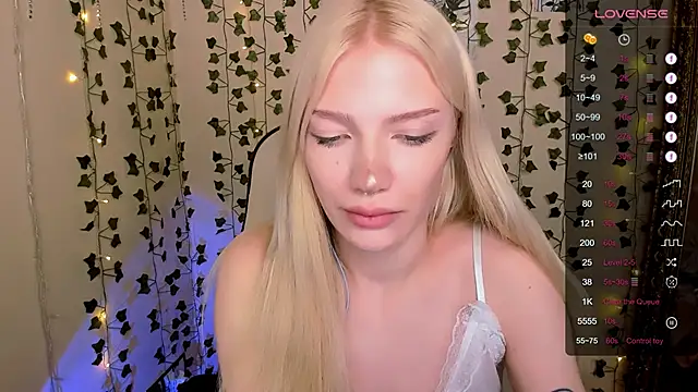 AnyaTaylor_ webcam