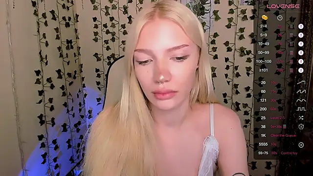 AnyaTaylor_ webcam