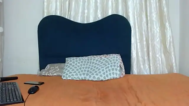 Exotic_FreakyQueen webcam