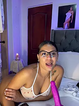 ema_zoe webcam