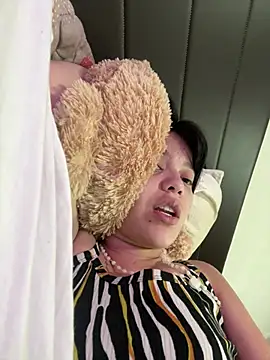 Webcam Model (kiarafonseca_)  is live.Free join now!