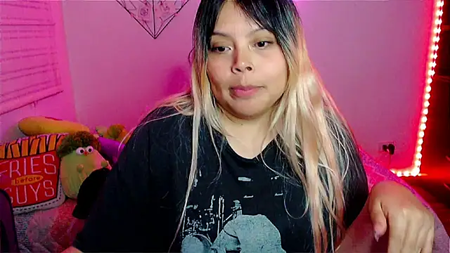 EllieMoonX webcam