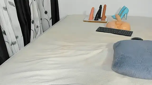 CREAMY_BUBBLEGUM webcam