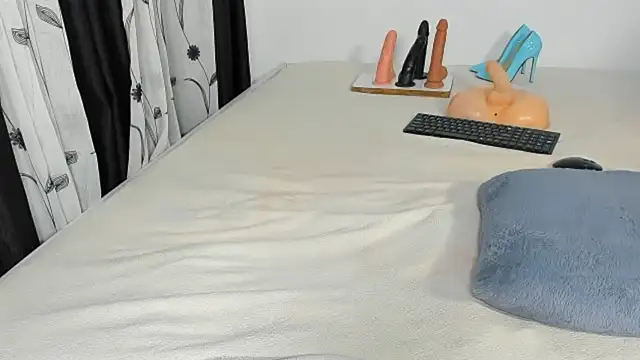 CREAMY_BUBBLEGUM webcam