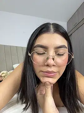 Webcam Model (Julietalcl) is live