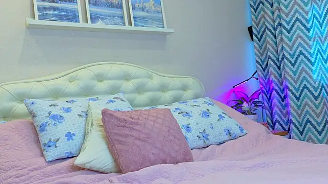 LadySweetWife webcam