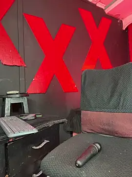 abrilbigcock - Abrilbigcock's free webcam - UK Sex Cams