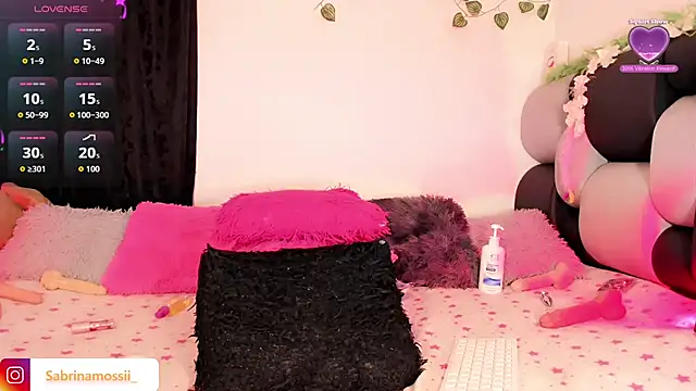 sabrinamossii - Sabrinamossii's free webcam - UK Sex Cams