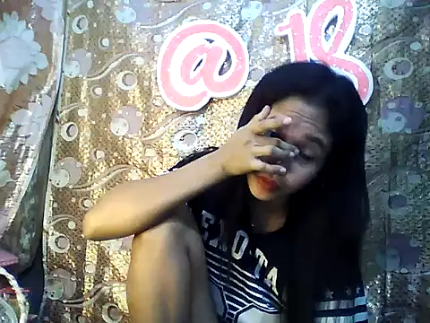 PinaySkinnyGirl webcam