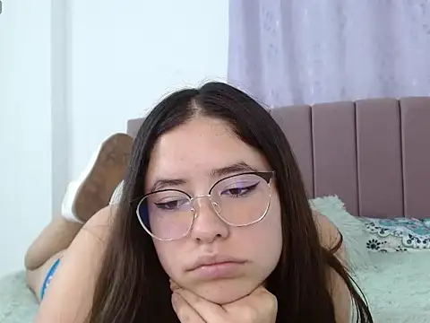 lauxury_ - Lauxury_'s free webcam - UK Sex Cams