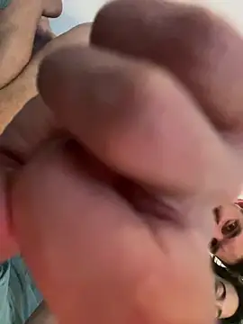 Chuchiybombon webcam