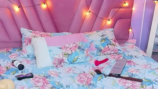 kinkylittlegirll webcam