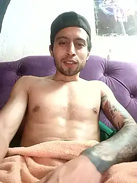 Addicted_toyour_vagina webcam