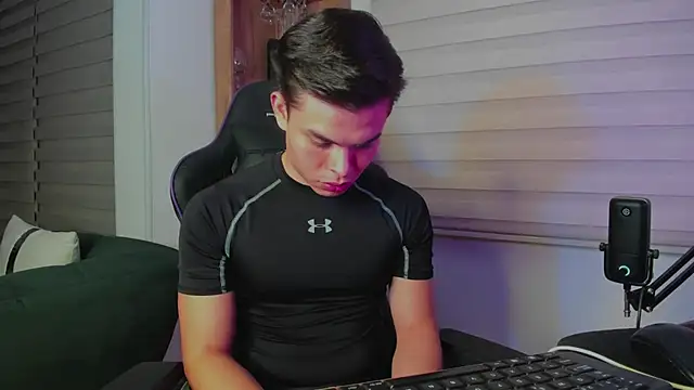 alejooo_twink webcam