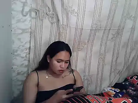 BestCausinEVER2324 webcam