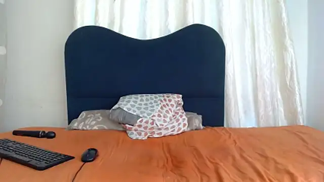 Exotic_FreakyQueen webcam