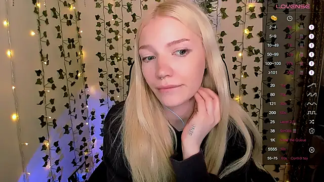 AnyaTaylor_ webcam