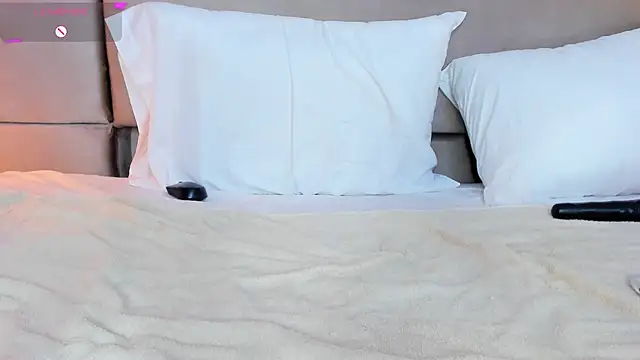 isabel_sofiaa webcam