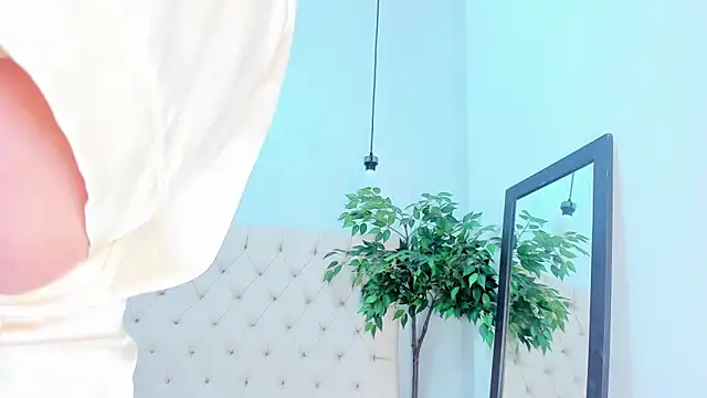 Victoria_Coleman webcam